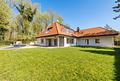 Familiär und vielseitig: Großzügige Villa mit viel Privatsphäre, Garten und Pool - Attraktive Familienvilla