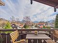 Tegernsee-Flair mit Wallbergblick: Sanierte 3-Zimmer-Wohnung mit großem Sonnenbalkon - Balkon