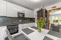 Charmante Maisonette auf zwei Ebenen – mit Wintergarten und Garten zum Genießen - www.remax-prime.de