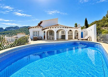 Großzügige, exklusive Villa mit Panoramameerblick, separatem Gästebereich und Doppelgarage
