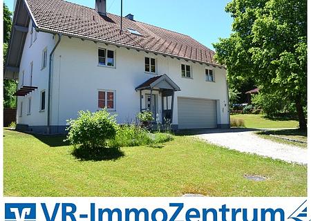 Großzügiges, familienfreundliches Einfamilienhaus -
mit viel Potenzial und Raum für Ideen - Außenansicht