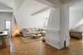 ++ Bestlage von Frankfurt am Main! Charmante Dachgeschosswohnung mit viel Potenzial ++ - Wohnzimmer - Ansicht 3