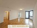 Charmante 2-Zimmer-Wohnung in zentraler Lage - Wohnzimmer