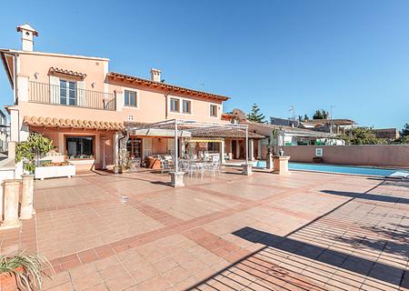 Klassisches mallorquinisches Herrenhaus mit Pool in Son Rapinya Mallorca zu verkaufen