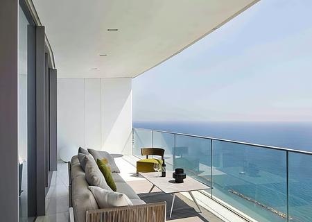 "ONE" Residence - 
Fertiggestellter Neubau - 2.-ONE-Balcony-view