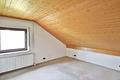 Familienfreundliches Zweifamilienhaus mit Gartenidylle und viel Potenzial in ruhiger Wohnlage - Mögliches Schlafzimmer