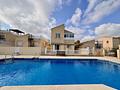Villa mit 4 Schlafzimmern, 2 Bädern und Gemeinschaftspool
