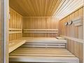 Schöne Doppelhaushälfte mit gepflegtem Garten, vielseitigem Souterrain & direktem Tiefgaragenzugang - Sauna 