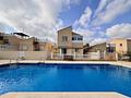 Villa mit 4 Schlafzimmern, 2 Bädern und Gemeinschaftspool