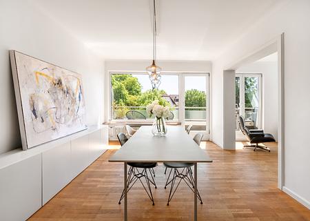 Charmante 3,5-Zimmer-Wohnung mit sonniger Südterrasse in zentraler Toplage - Lichtdurchflutete Stadtoase