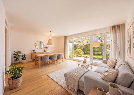 Modernisierte, bezugsbereite 3-Zimmer-Wohnung mit Terrasse in gesuchter Lage nahe Apple und Google - Wohnzimmer (virtuell möbliert)