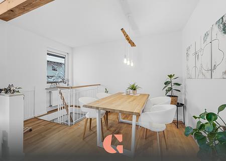 Wohnen auf zwei Ebenen - Moderne Wohnung mit West-Loggia - Wohn- und Essbereich