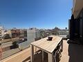 Neuwertige Penthouse-Wohnung mit 2 Schlafzimmern, 2 Bädern, Dachterrasse und Tiefgaragenstellplatz nur 700 m vom Strand
