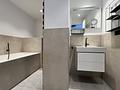 Familienfreundliche DG-Wohnung in Laim - Badezimmer