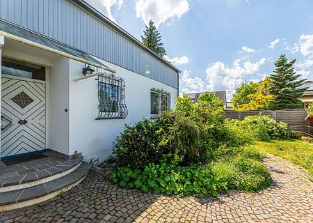 HEGERICH: Von Gartentraum & jede menge Platz - komfortabel ausgebautes Einfamilienhaus in Cadolzburg - Eingang