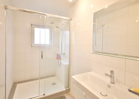 Sanierte, schöne 3-Zimmer-Wohnung im Herzen von Kehl - Bad