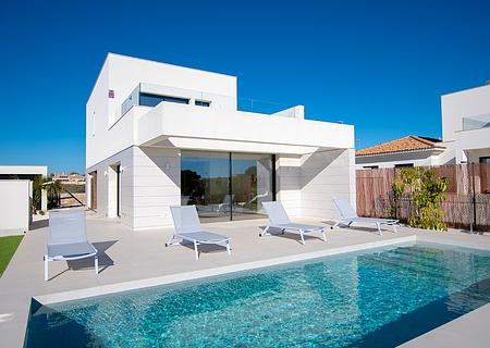Großzügige Villen mit 3 Schlafzimmern, Dachterrasse und Privatpool