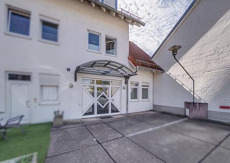 Büro- oder Praxisfläche in Achern-City – gepflegt und vielseitig nutzbar mit Küche - Eingang