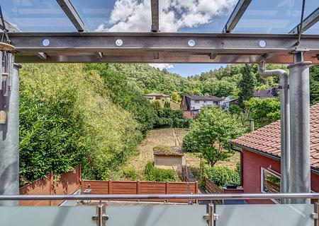 Perfektes Einfamilienhaus mit großem Sonnengrundstück sucht junge Familie! - Ausblick Balkon