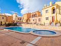 Villa mit 3 Schlafzimmern, 2 Bädern, Dachterrasse und Gemeinschaftspool im La Finca Golf Resort