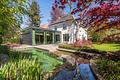 Historie trifft Moderne: Hochwertiges Familiendomizil mit zukunftsfähigem Energiekonzept - Villa mit Schwimmteich