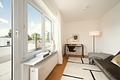 Lichterfülltes Penthouse-Flair: Soeben modernisierte 2,5-Zimmer-Wohnung mit sonnigen Dachterrassen - Büro/Gästezimmer nach Westen