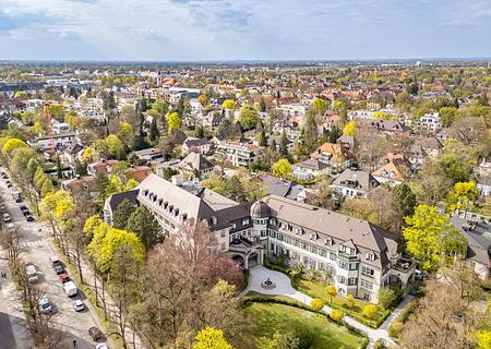 Leben im historischen Hubertuspalais - Modernisierte Wohnung mit Lift in Bestlage - Hubertus-Palais in Bestlage