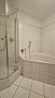 *** hell & großzügig *** Lichtdurchflutete isarnahe Wohnung in der Au - Badezimmer mit Wanne und Dusche