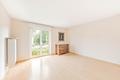 Familienfreundliches Reihenendhaus mit sonnigem Garten  zur Neugestaltung - Schlafzimmer mit Balkon