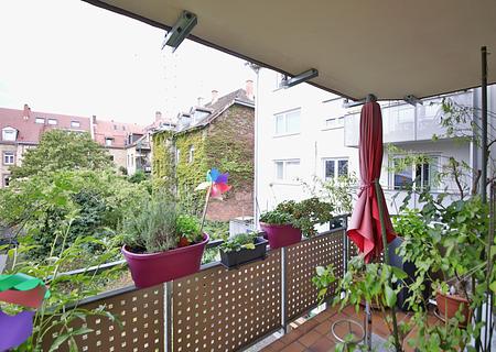 Gepflegte 3-Zimmer-Eigentumswohnung als Kapitalanlage in der Karlsruher Südstadt - Balkon