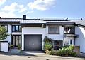 Familienfreundliches Reihenhaus mit Garten, Balkon & Garage im Gebiet „Sonne“ - Eingang