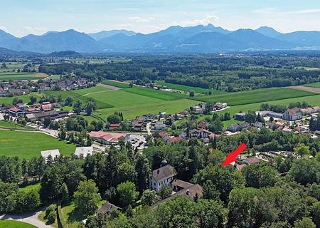 Ehemaliger Gutshof in Rohrdorf – eine Rarität mit unverbaubarem Bergpanoramablick - Blick zum Anwesen