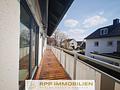 Lichtdurchflutete 4,5-Zimmer-Wohnung mit Süd-Balkon und Privatgarten in Lohhof - Balkon