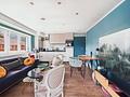 Tegernsee-Flair mit Wallbergblick: Sanierte 3-Zimmer-Wohnung mit großem Sonnenbalkon - Wohnbereich