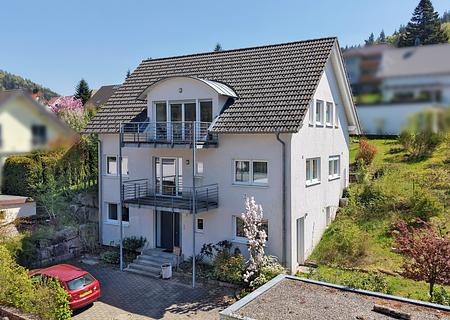 Ihr Traumhaus in Hanglage über den Dächern von Bad Herrenalb - Außenansicht