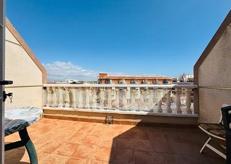 Penthouse-Wohnung mit 2 Schlafzimmern, 2 Bädern und Tiefgaragenstellplatz nur 200 m vom Strand