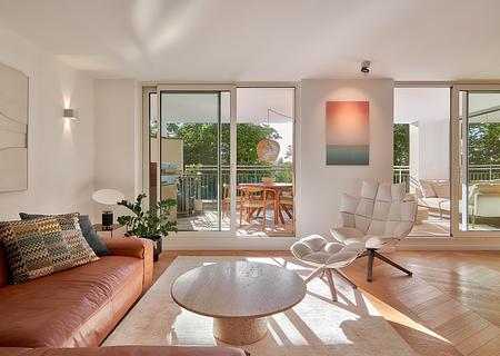 3-Zimmer-Maisonette mit Loggia und Terrasse im Stil eines Boutique-Hotels - Fein kuratiertes Designdomizil