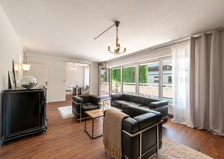Stilvolle 3-Zimmer-Wohnung mit großzügiger Terrasse - Großzügiger Wohnbereich 