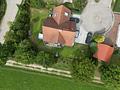 Naturnah wohnen: Einfamilienhaus mit Alpenblick - Ansicht aus der Vogelperspektive
