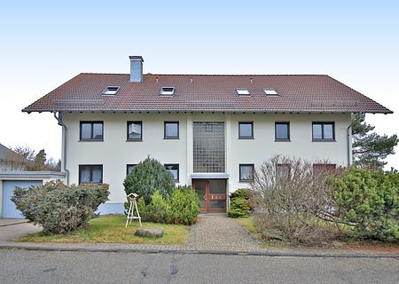 Charmante Dreizimmerwohnung mit unvergleichlichem Ausblick - Hausansicht