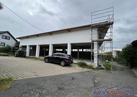 Große Garage mit Lagerung in Neunkirchen-Seelscheid zu vermieten - Hallenansicht