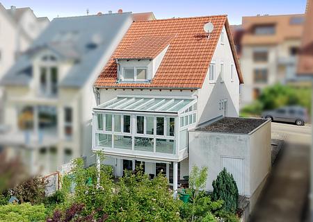 Leben mit Ausblick: Ruhige Doppelhaushälfte mit Gartenidylle - Hauptbild