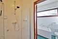 Großzügige 4-Zimmer-Wohlfühlwohnung mit sonnigem Balkon und besonderem Raumgefühl in Baden-Baden Oos - Badezimmer 