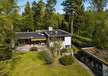 Exklusives Villengrundstück in Bestlage von Grünwald mit Privatzugang zum Grünwalder Forst