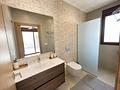 Moderne freistehende Villa mit privatem Pool und Dachterrasse