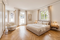 Nobelste Adresse im Herzogpark: Repräsentative Familien-Villa über ca. 341 m² - Sonniges Masterschlafzimmer (visualisiert)