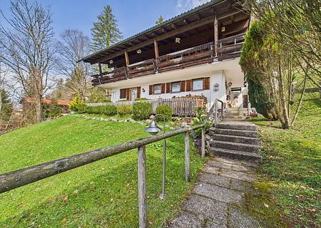 ZUM EIGENNUTZ VERFÜGBAR:
- Tolles Landhaus mit See- und Bergblick
- Bestlage in Schliersee - KEGELSTEIN III