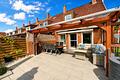 Das ideale Familienhaus! Einziehen und wohlfühlen! - Große überdachte Terrasse
