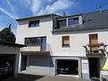 Helle 2,5-Zimmer-Dachgeschosswohnung mit Garage – modernisiert & sofort bezugsfrei - Aussenansicht Haus