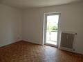 Frisch renovierte 3-Zimmer-Wohnung mit Balkon, Loggia & saniertem Bad im gepflegten Zweifamilienhaus - Allzweckzimmer Bild 2